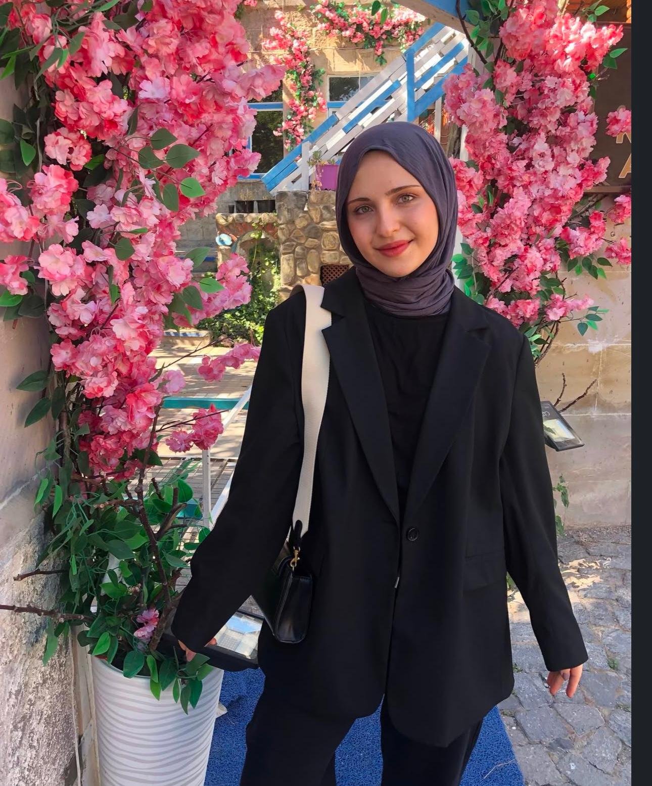 Kars Özgüvenli Kadın Escort Çiğdem